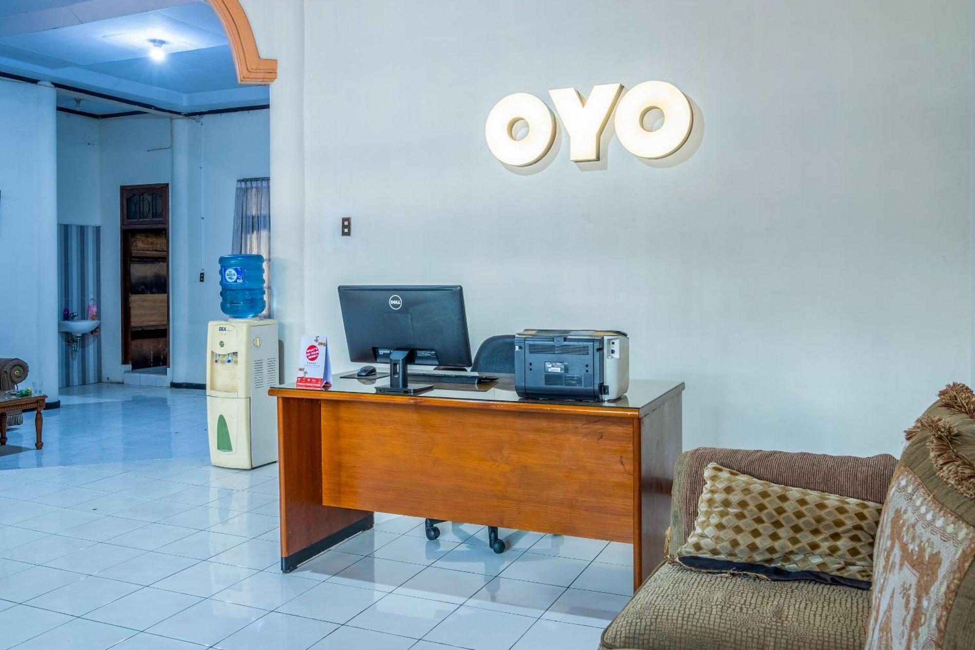 Oyo Collection O 1032 Rahayu Residence Syariah Cirebon Exteriör bild