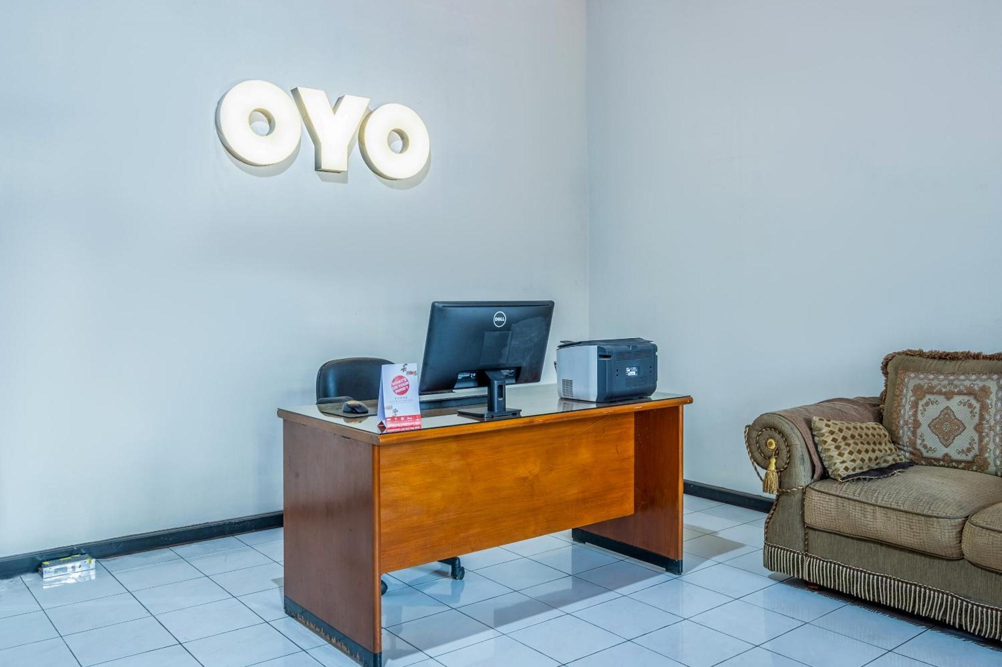Oyo Collection O 1032 Rahayu Residence Syariah Cirebon Exteriör bild