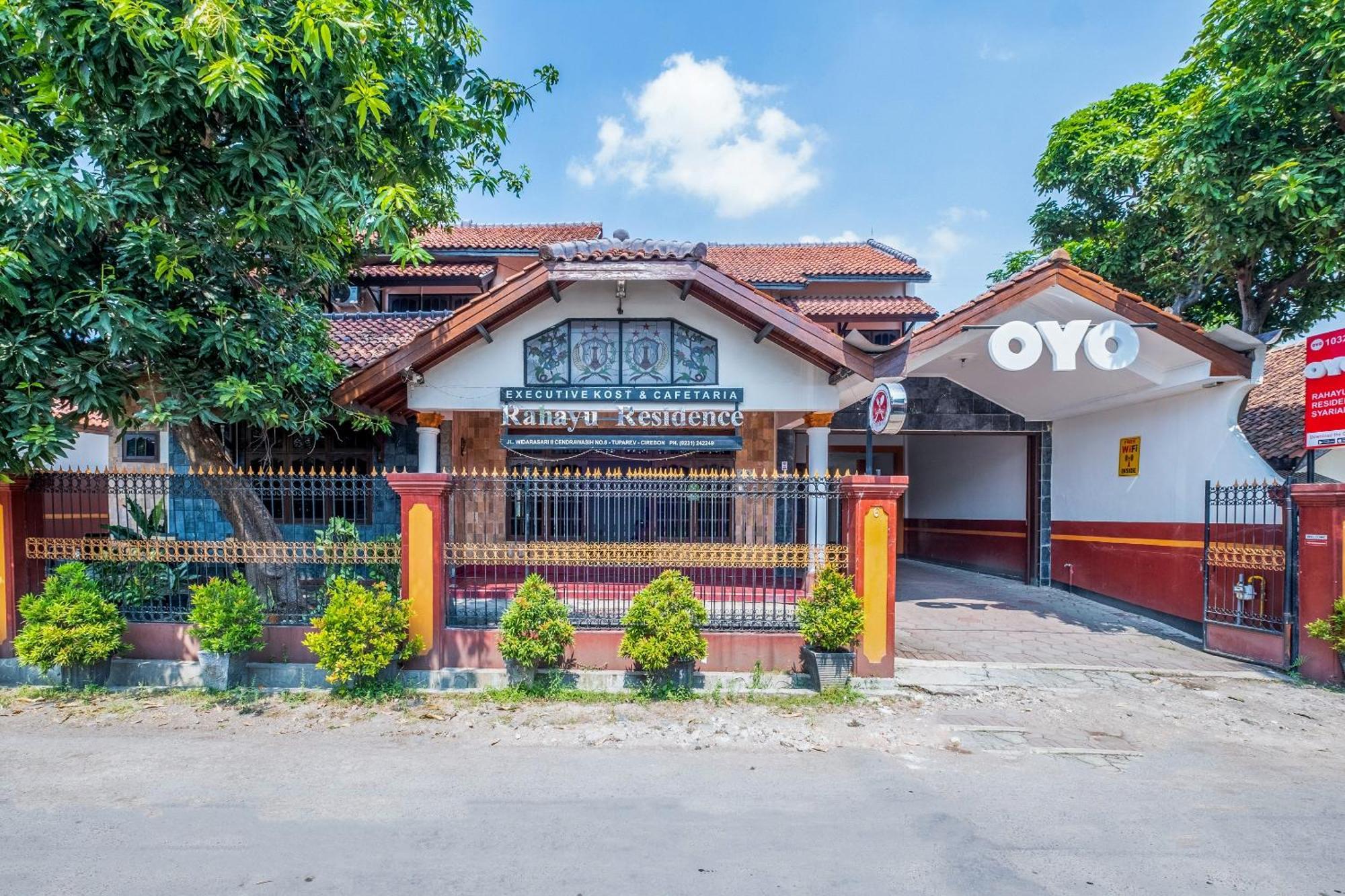 Oyo Collection O 1032 Rahayu Residence Syariah Cirebon Exteriör bild