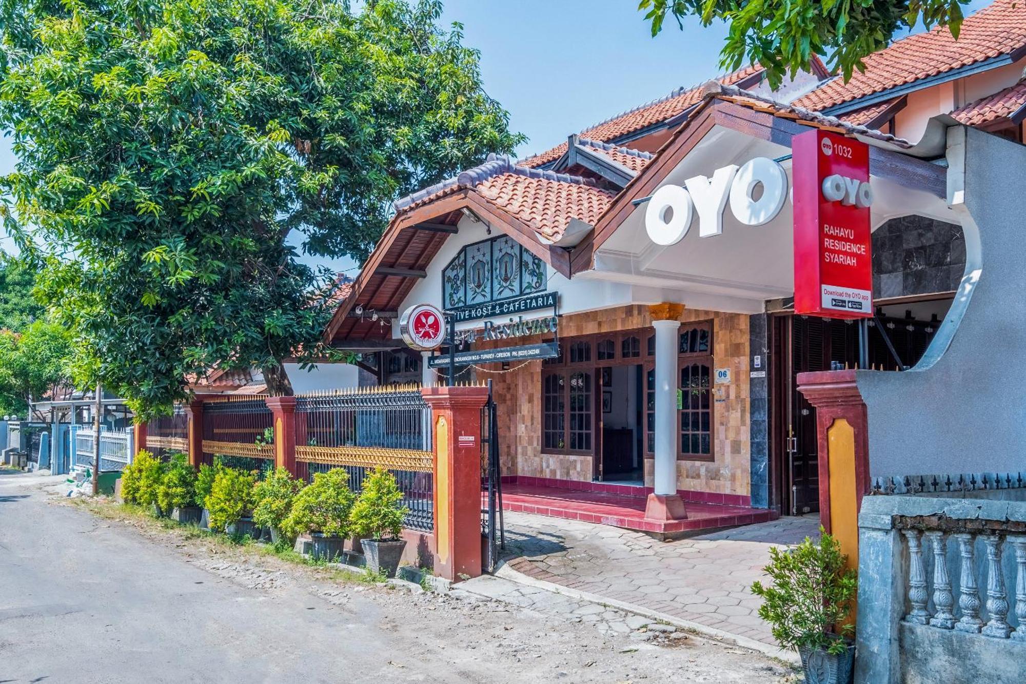 Oyo Collection O 1032 Rahayu Residence Syariah Cirebon Exteriör bild